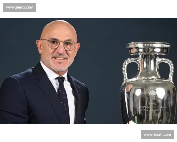 德拉富恩特钦点亚马尔为传奇：足球天赋与谦逊品格并重