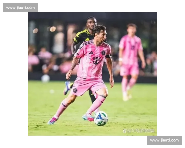 39 岁乌斯塔里一夫当关！梅西苏亚雷斯领衔锋线难破 叹息之墙