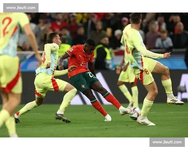 德拉富恩特钦点亚马尔为传奇：足球天赋与谦逊品格并重