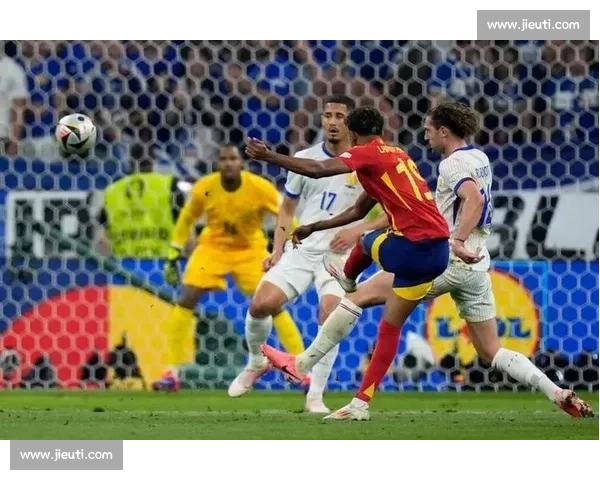 过顶的好球：足球场上的致命弧线